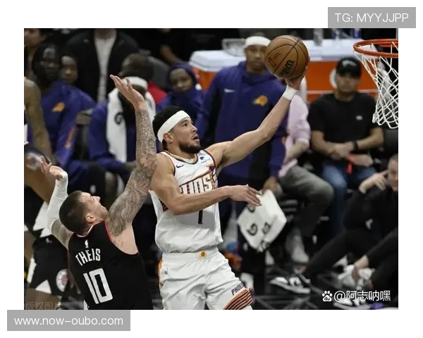 太阳残阵五人得分上双 团队协作弥补布克缺阵损失